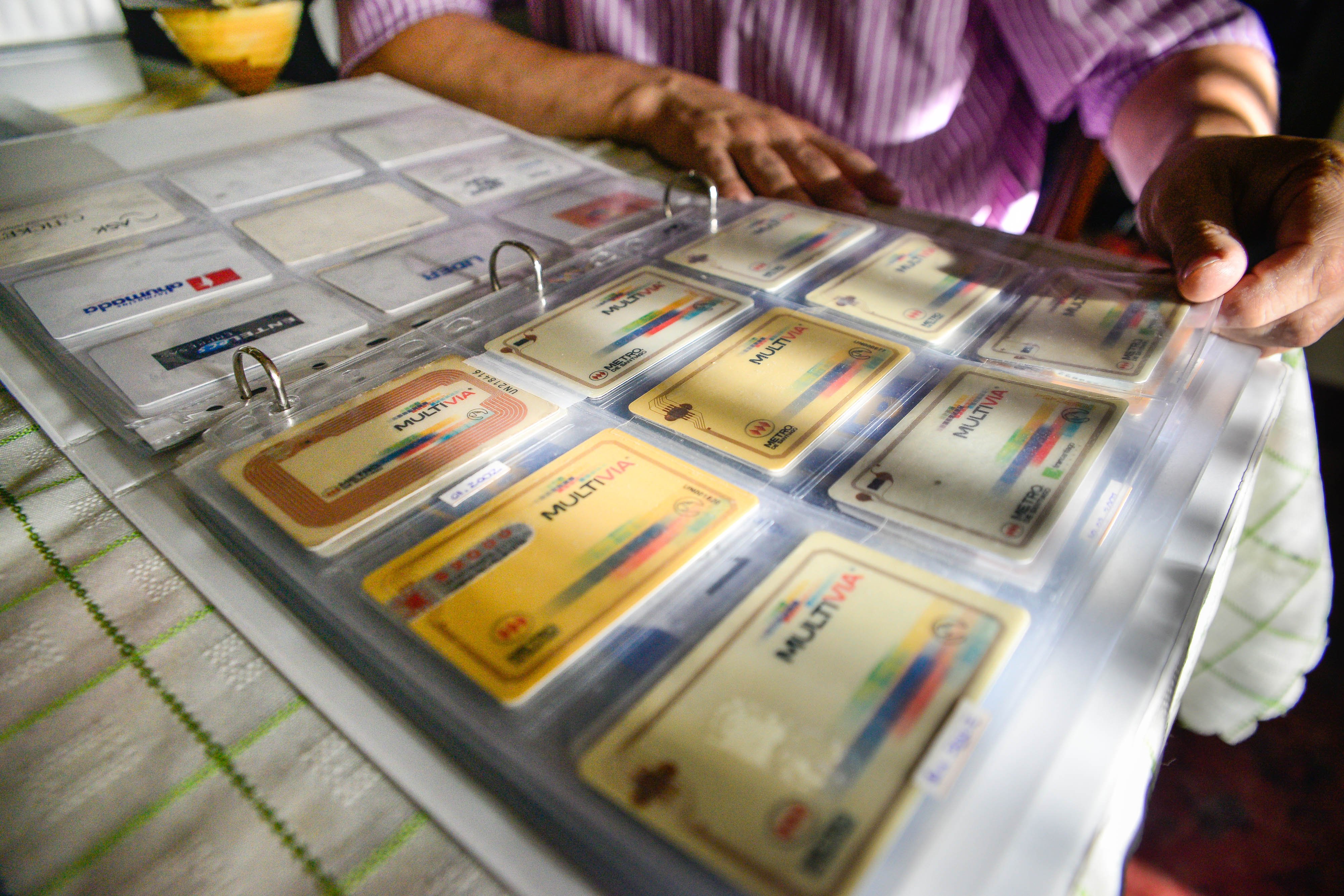 Colección de tarjetas multivia. Obtenida de Twitter